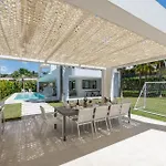 Vacation Marbella I Villa Jomo, New Built Villa, Rooftop Jacuzzi, Heated Pool