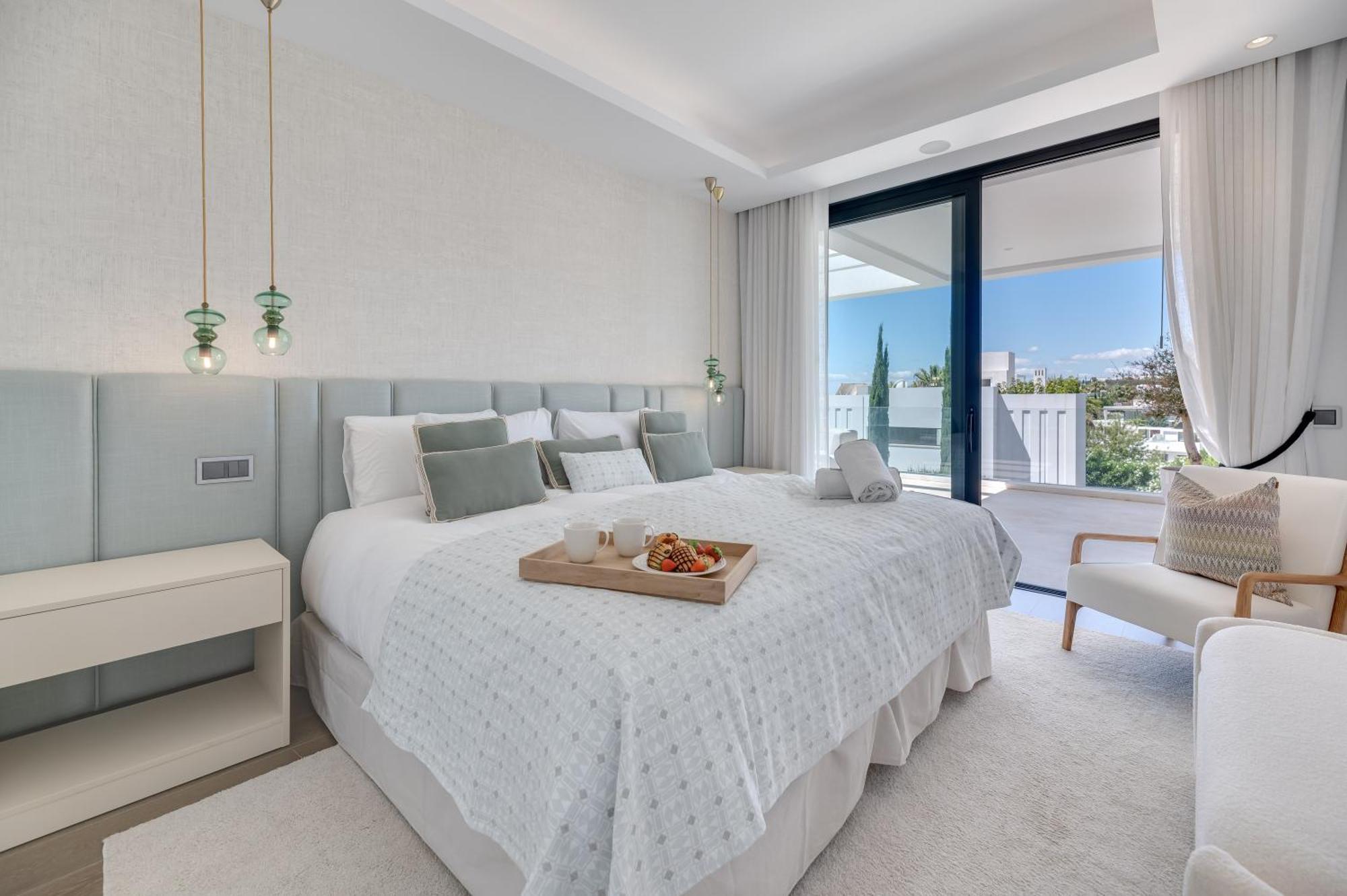 Villa Vacation I Jomo, New Built Villa, Rooftop Jacuzzi, Heated Pool *