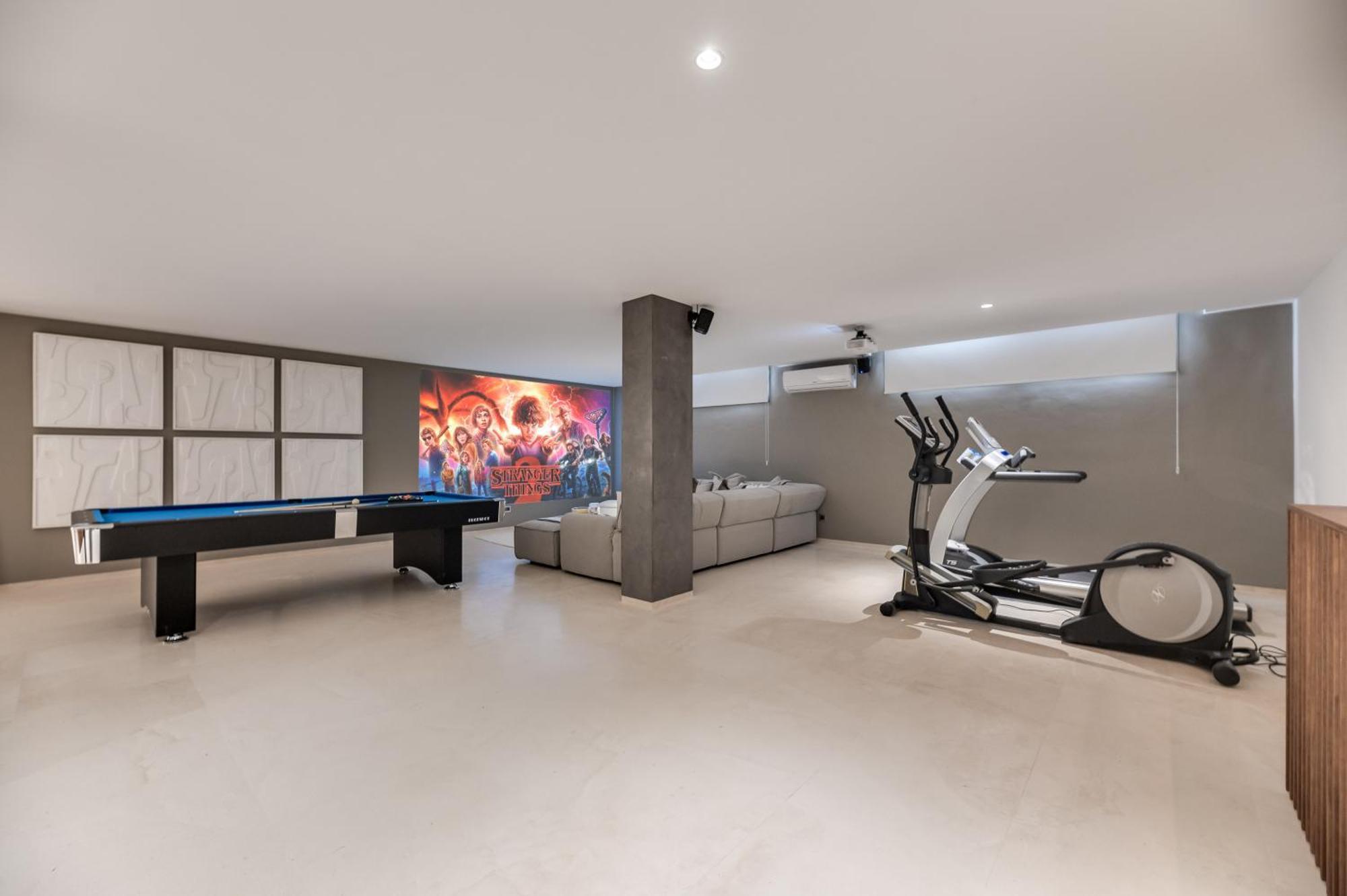 Vacation I Jomo, New Built Villa, Rooftop Jacuzzi, Heated Pool Villa Marbella