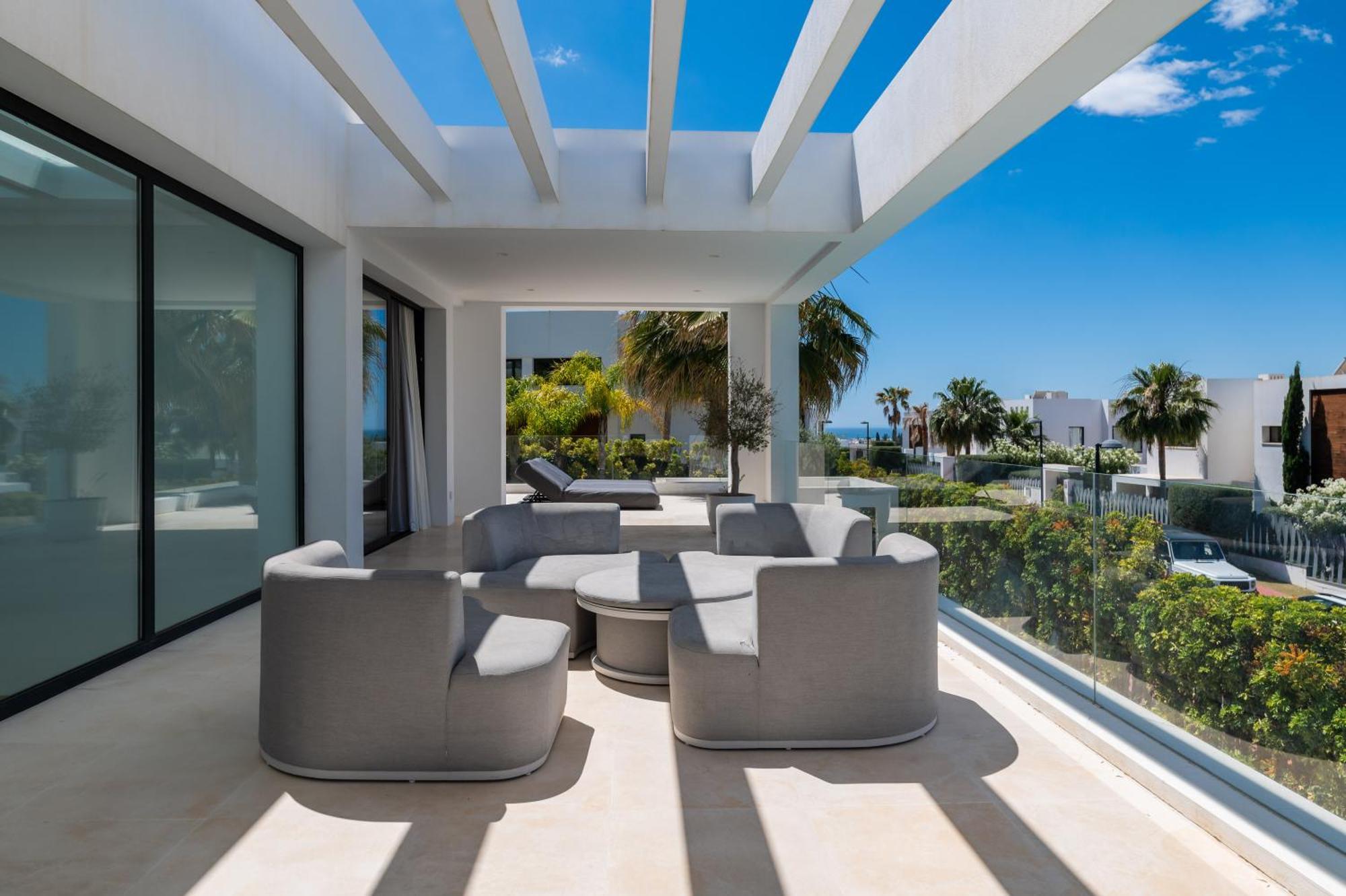 Villa Vacation I Jomo, New Built Villa, Rooftop Jacuzzi, Heated Pool *