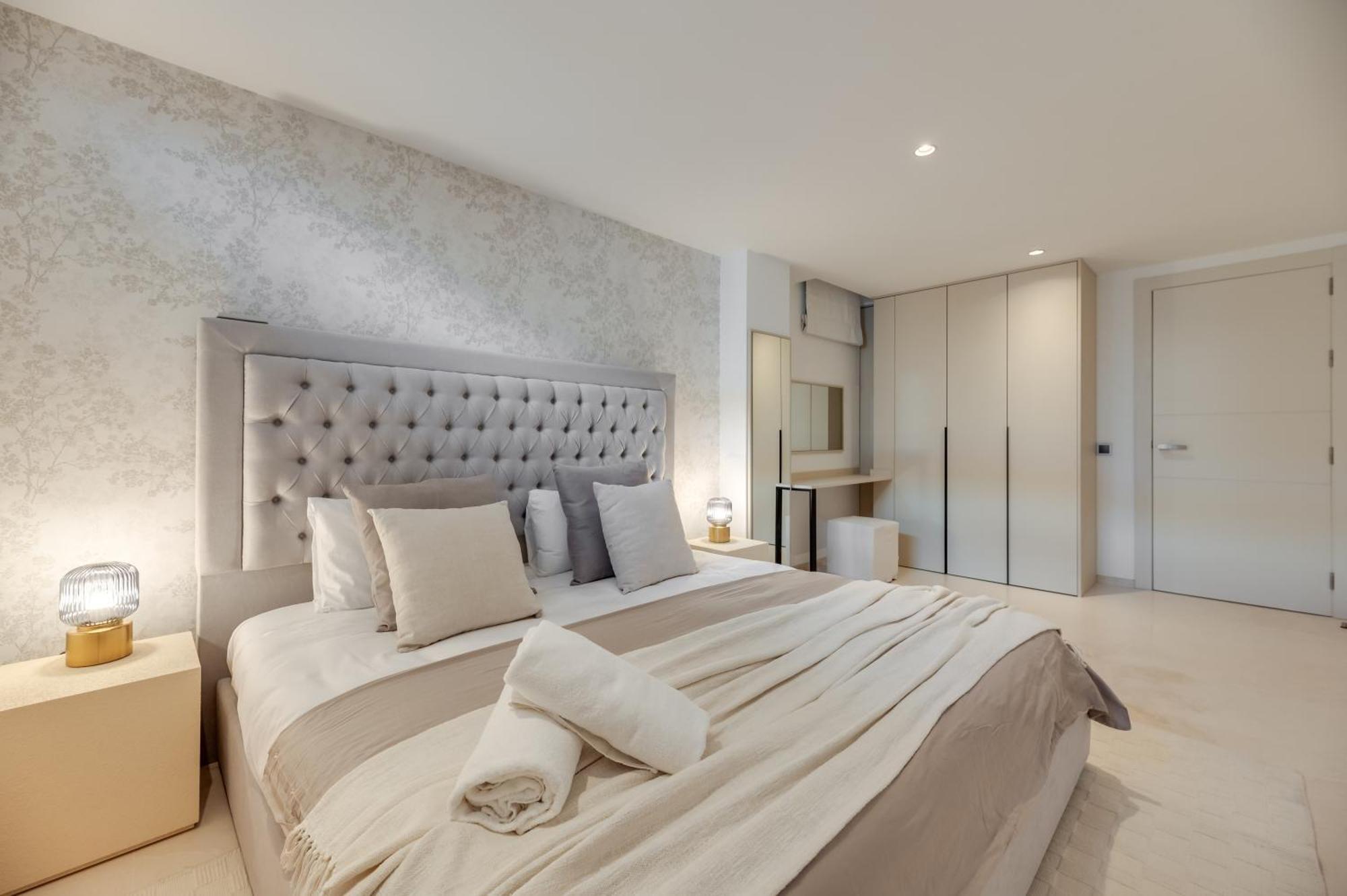 Vacation I Jomo, New Built Villa, Rooftop Jacuzzi, Heated Pool * Marbella